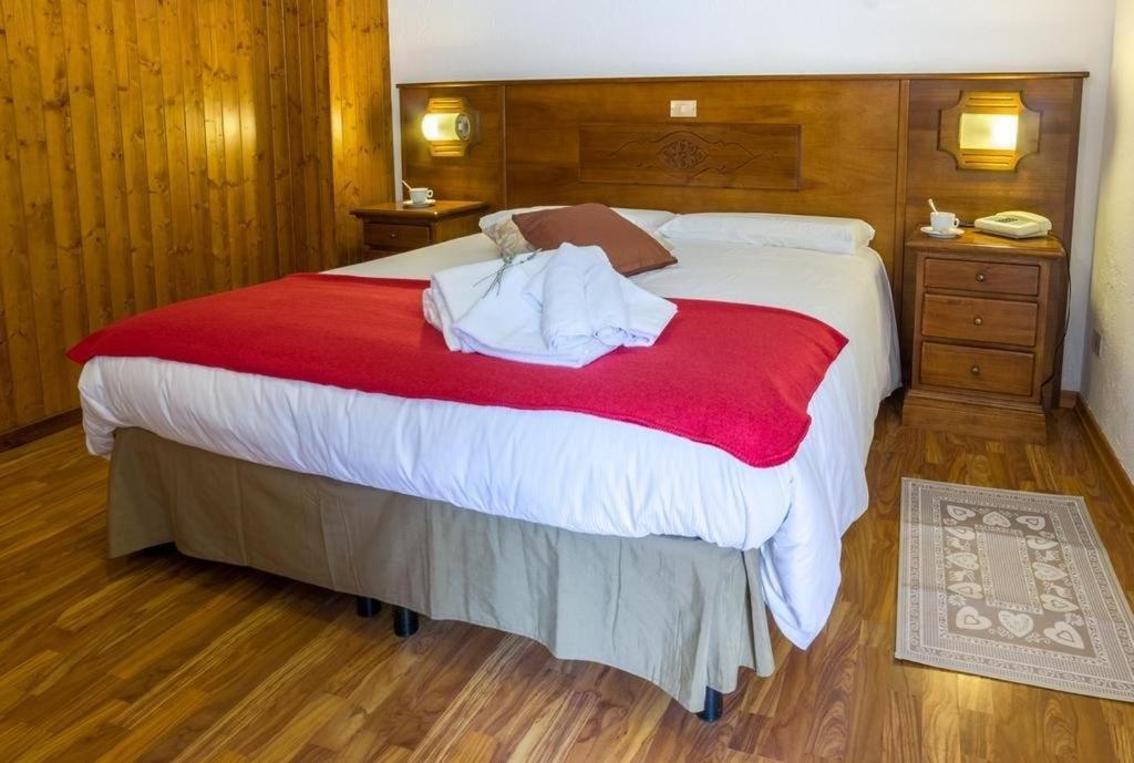 Hotel Coeur Du Village La Thuile Exteriör bild
