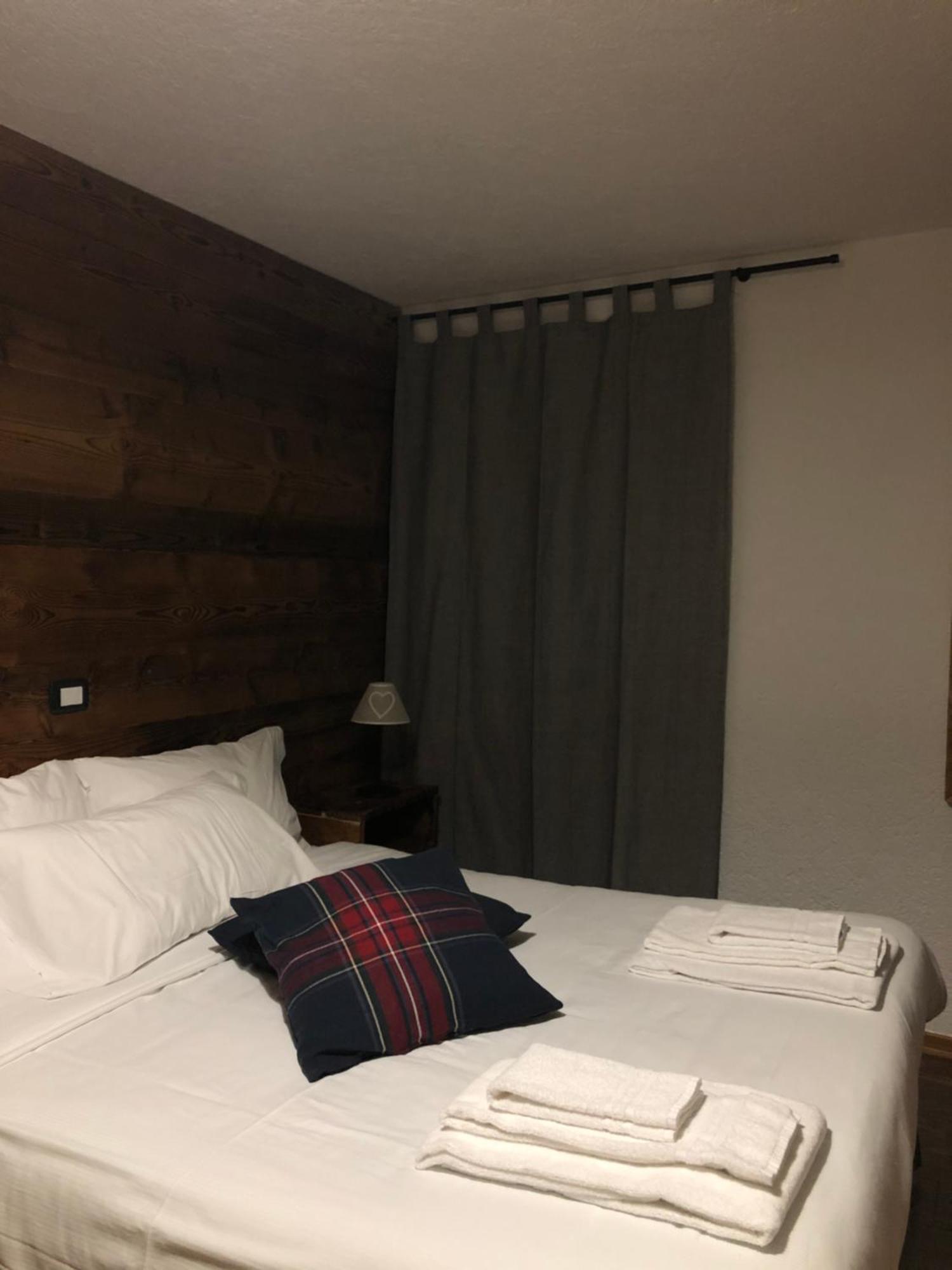 Hotel Coeur Du Village La Thuile Exteriör bild